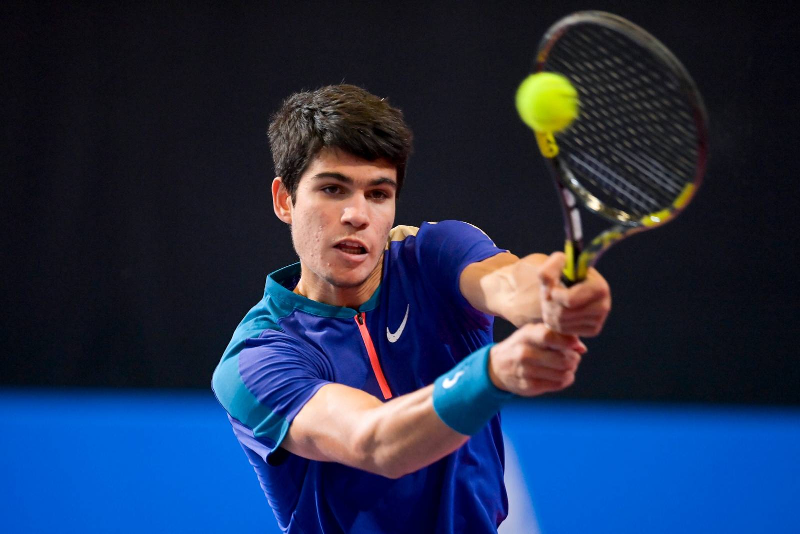 Алькарас одержал лёгкую победу над Вулфом в первом круге «Ролан Гаррос»