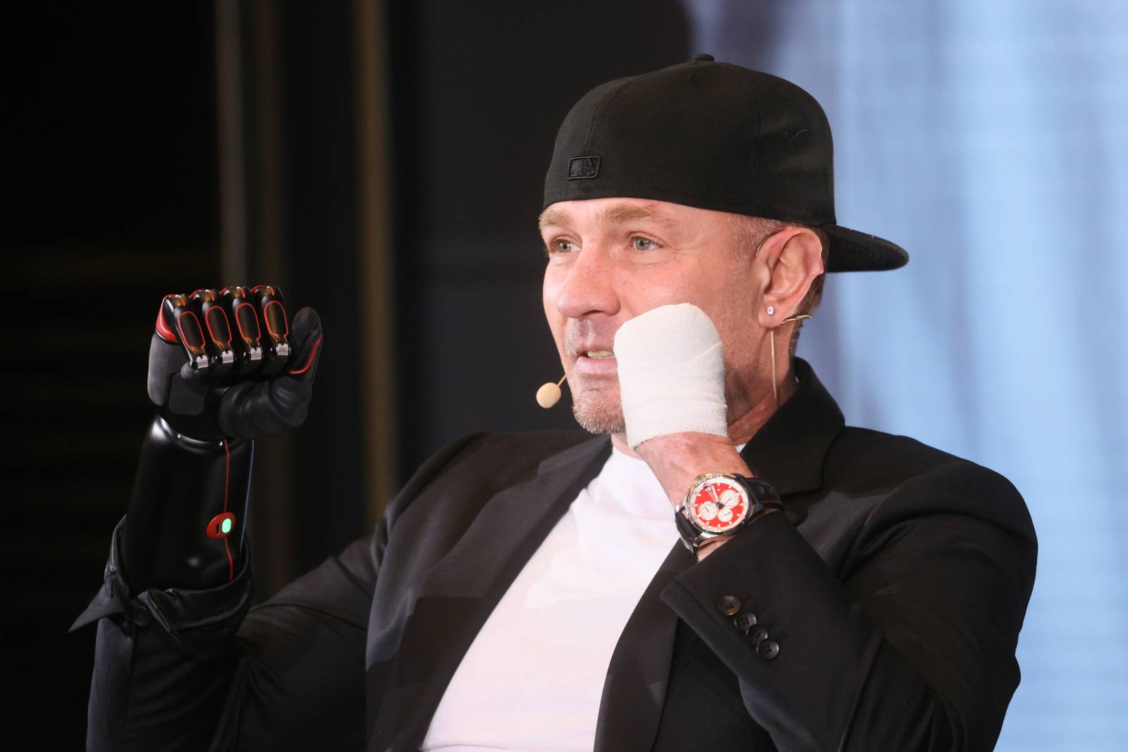 Костомаров - о снегопаде в Москве: &laquo;Едем загорать на дачу&raquo; (ВИДЕО)