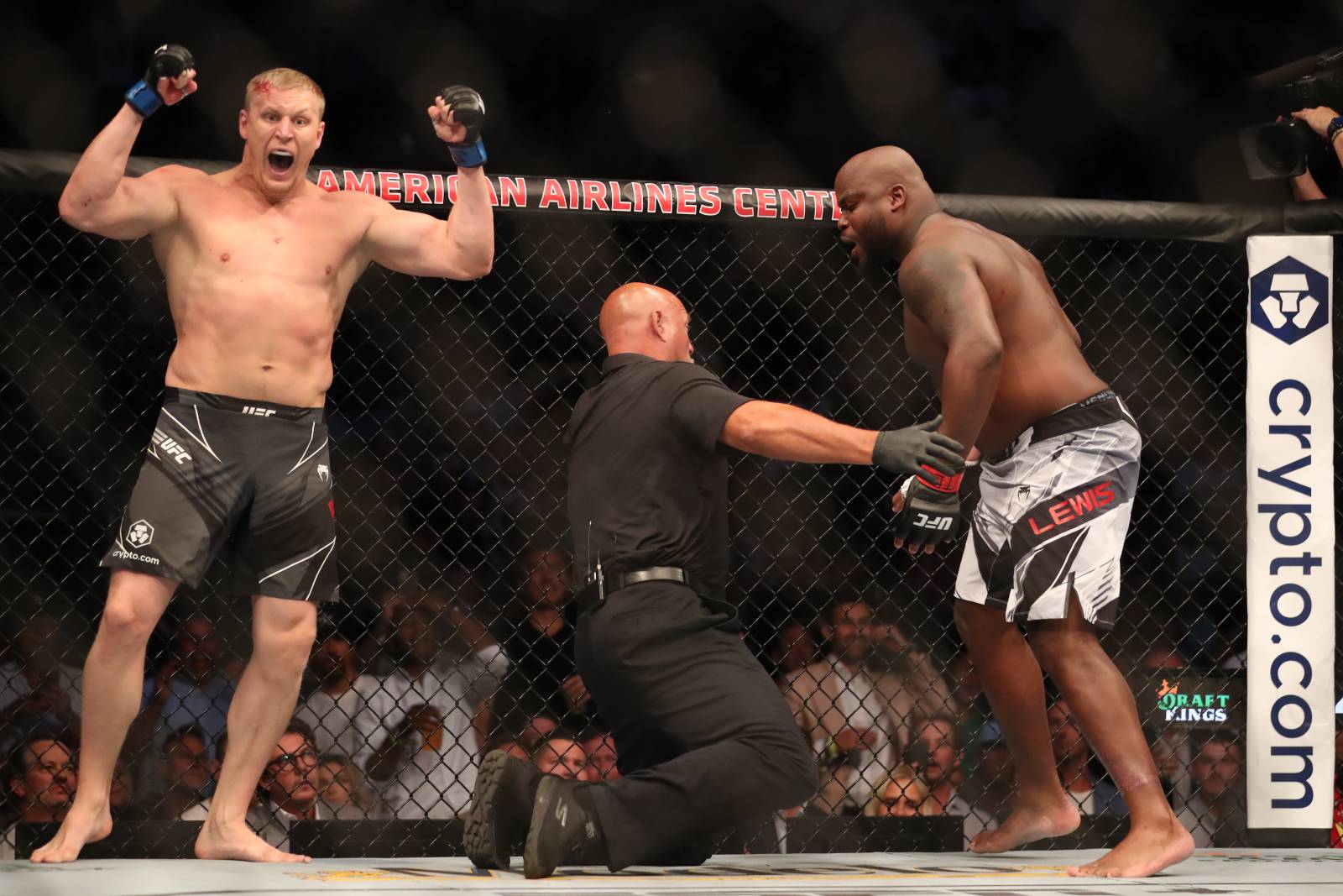 Бадаев дал совет Павловичу после поражения от Волкова