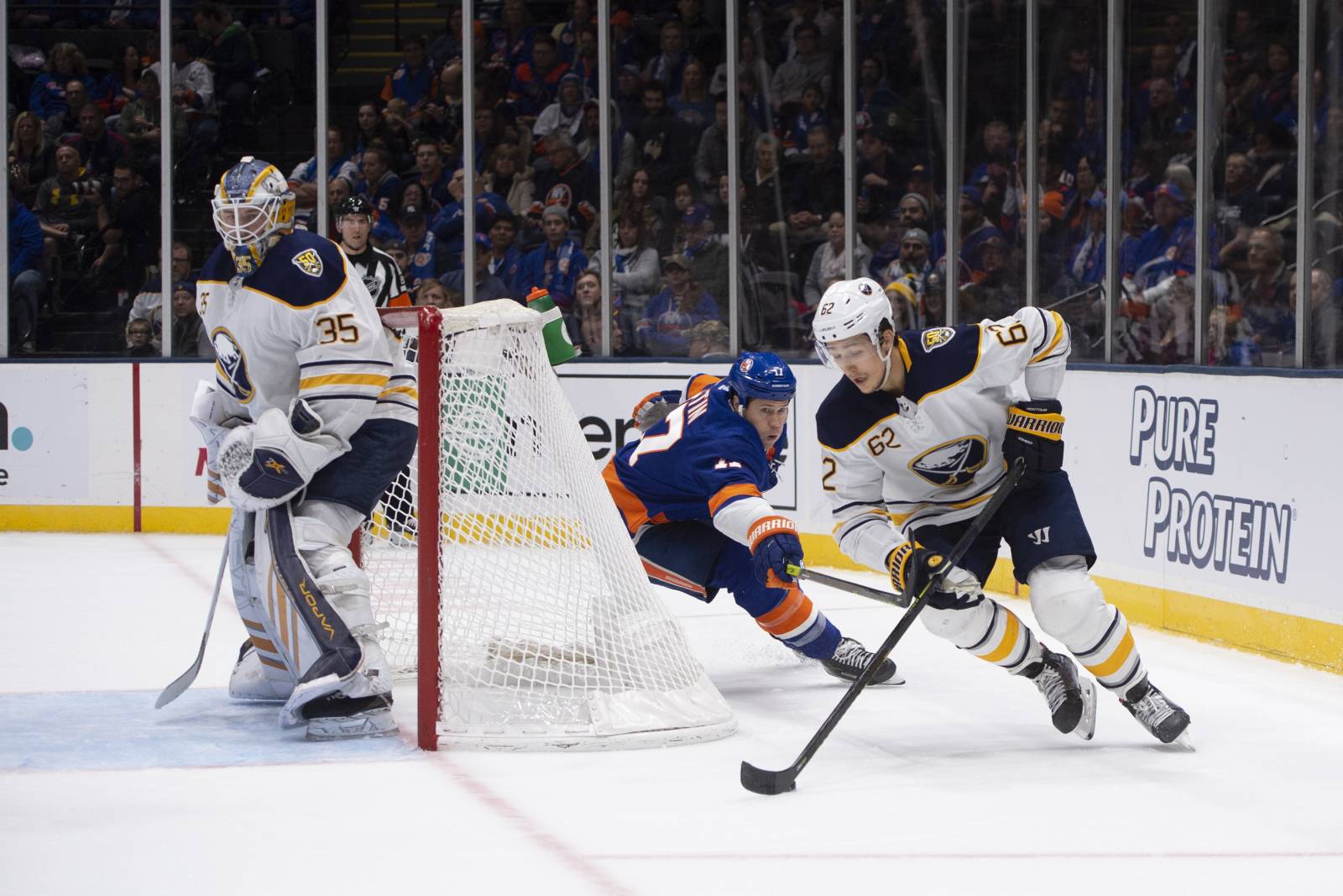 Гол россиянина Новикова помог &laquo;Баффало&raquo; обыграть &laquo;Питтсбург&raquo; в предсезонном матче