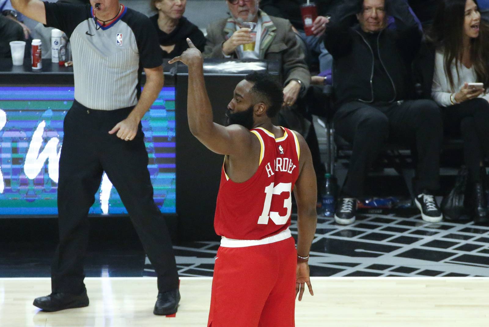 Харден помог &laquo;Клипперс&raquo; переиграть &laquo;Бруклин&raquo; в предсезонном матче