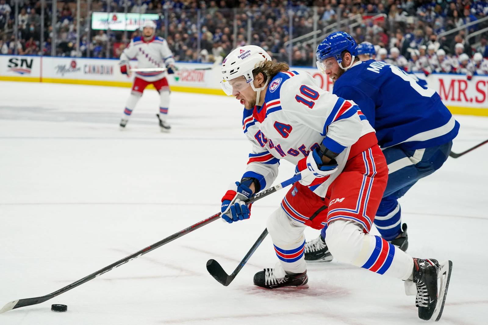 Панарин вернулся к тренировкам после травмы