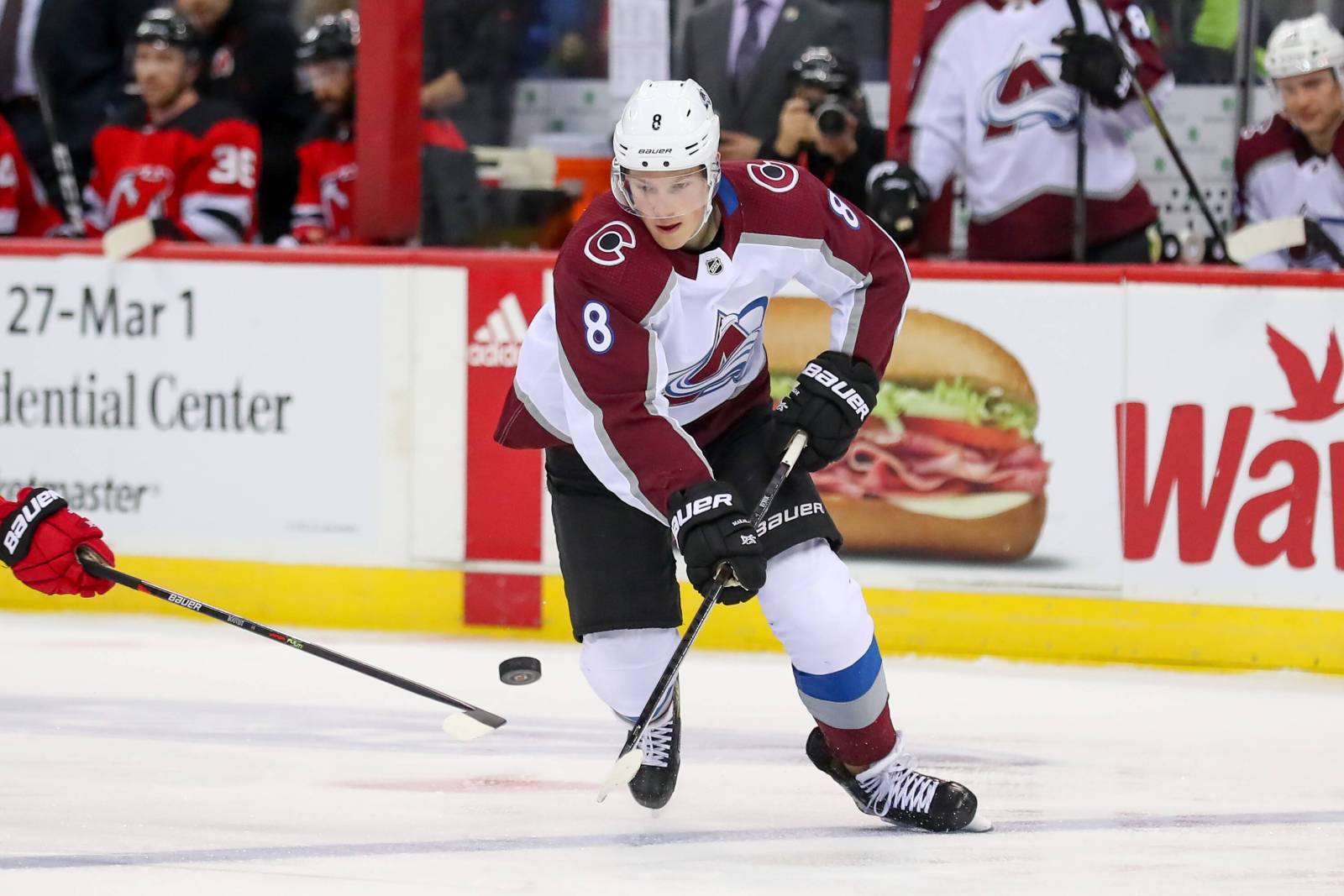 &laquo;Колорадо&raquo; справился с &laquo;Ютой&raquo;, Коваленко сделал два ассиста