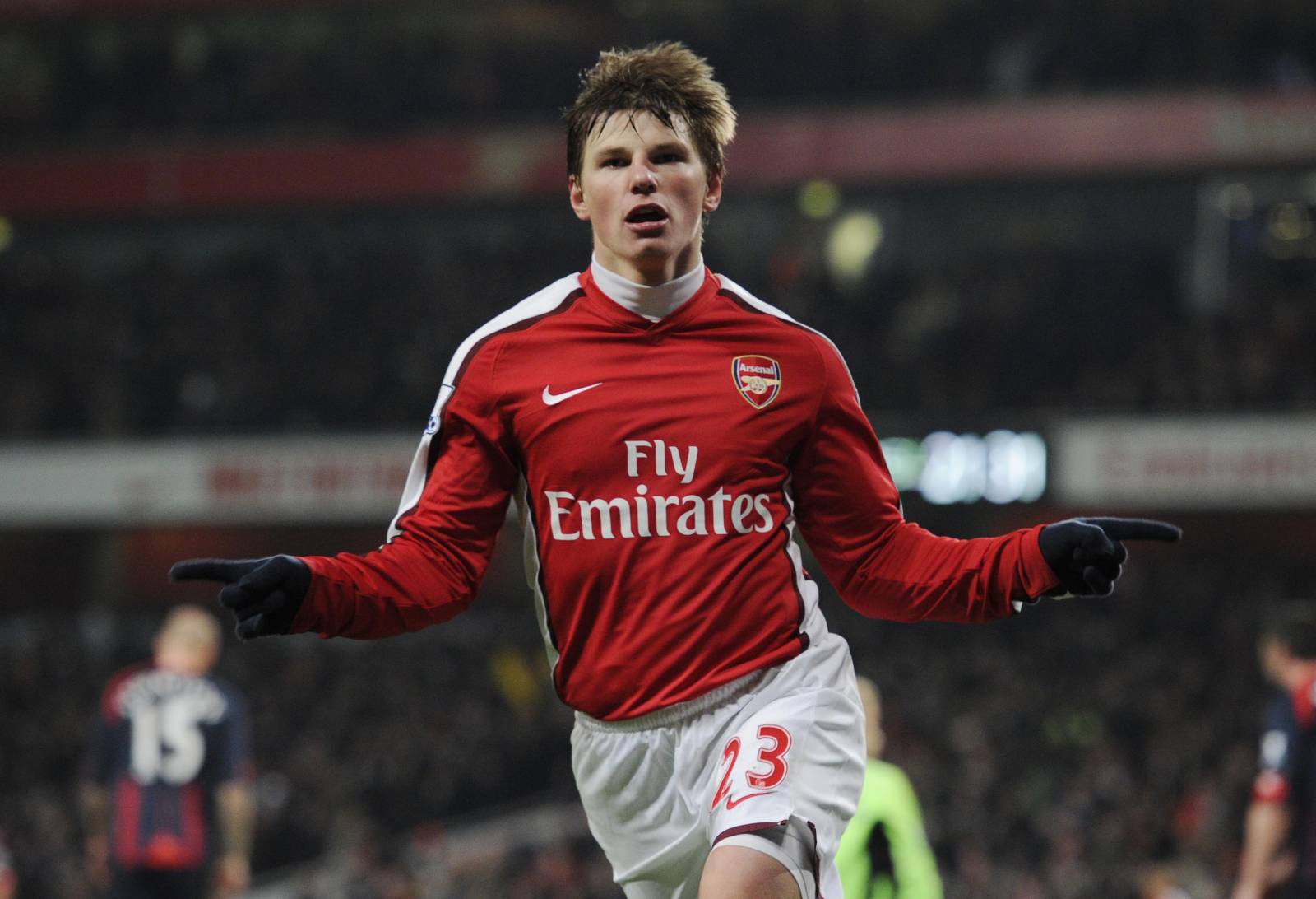 Комментатор Шмурнов сравнил трансферы Аршавина в «Арсенал» и Сафонова в «ПСЖ»